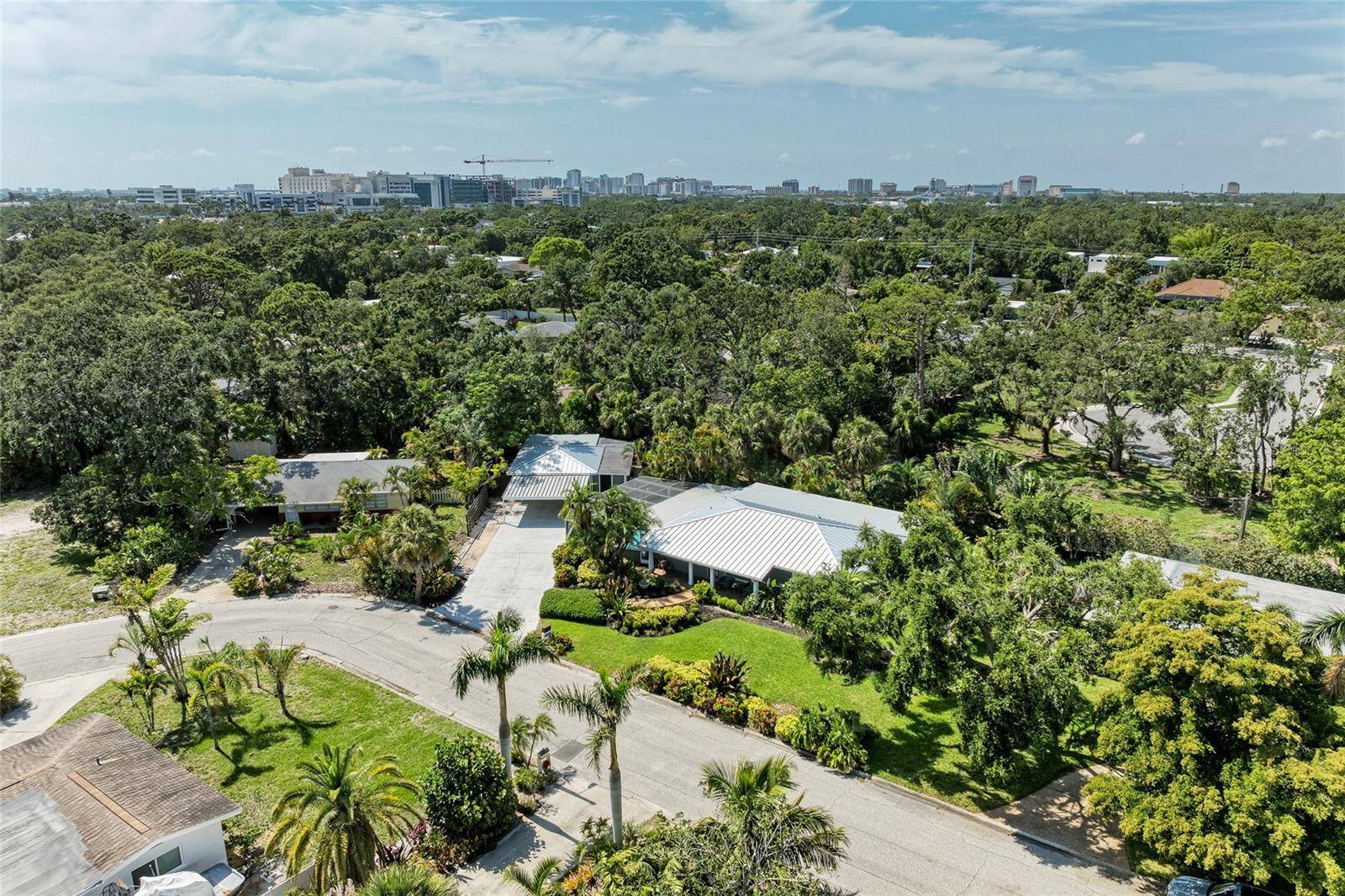 Sarasota, FL 34239,2321 MILFORD CIR