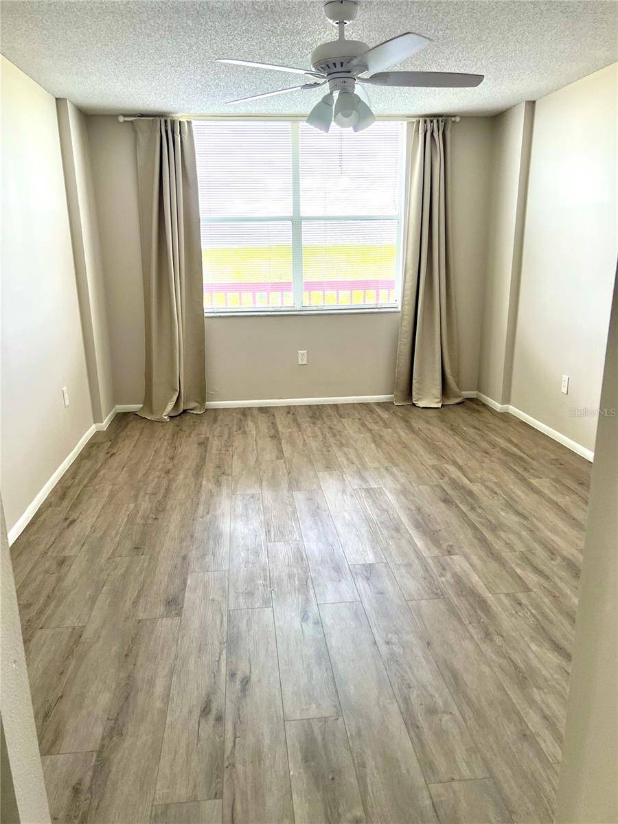 Clearwater, FL 33762,2333 FEATHER SOUND DR #B407