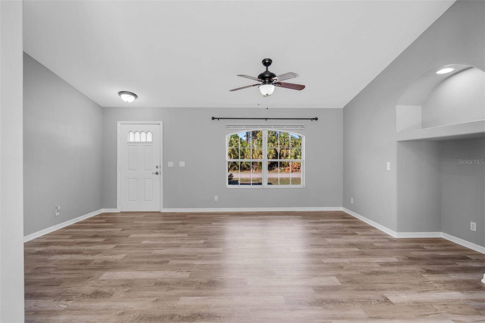 North Port, FL 34286,2405 MISTLETO LN