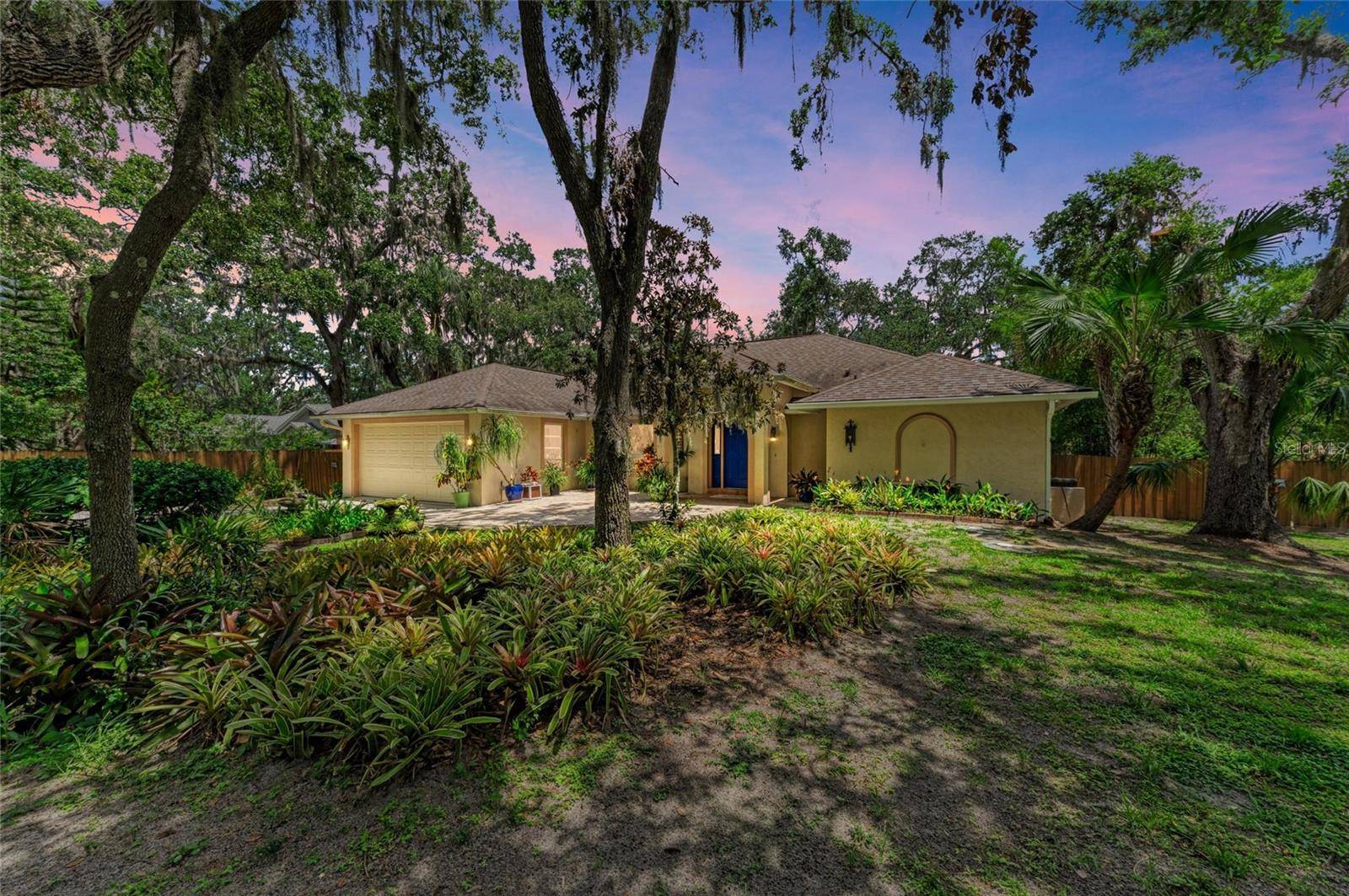 Sarasota, FL 34243,3217 OAK GROVE DR