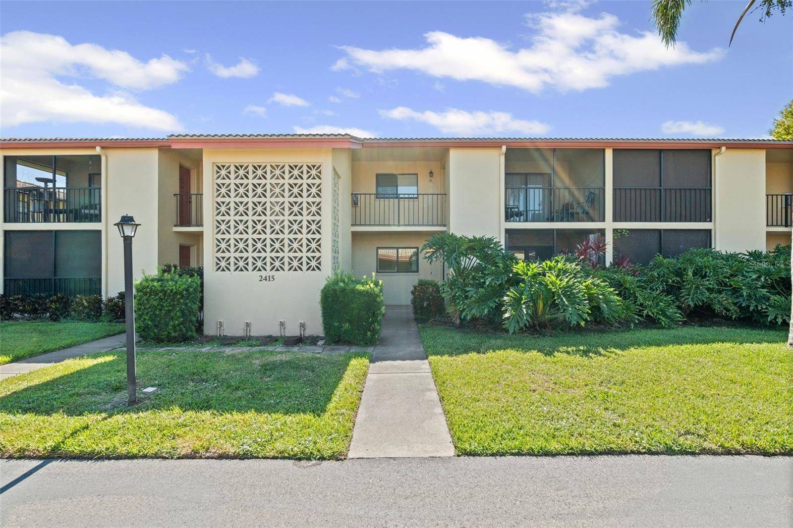 Bradenton, FL 34207,2415 BAYSHORE GARDENS Pkwy #2
