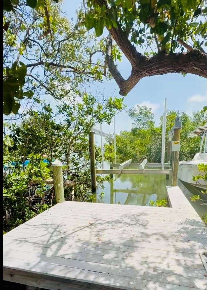 Holmes Beach, FL 34217,8301 MARINA DR #10