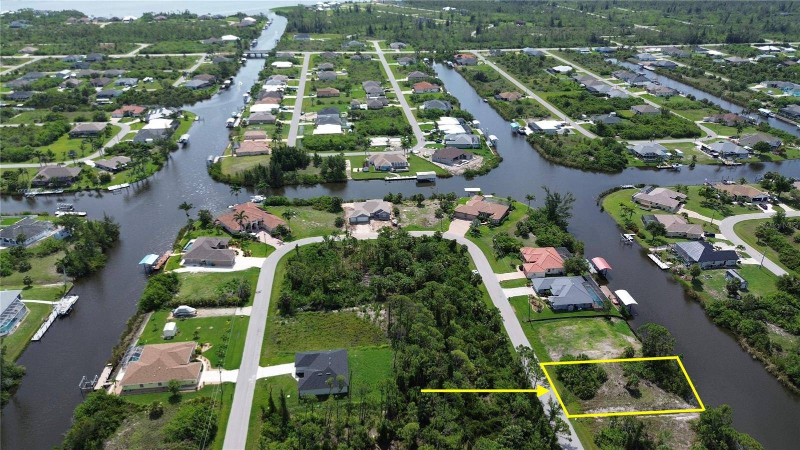 Port Charlotte, FL 33981,15656 ALDAMA CIR