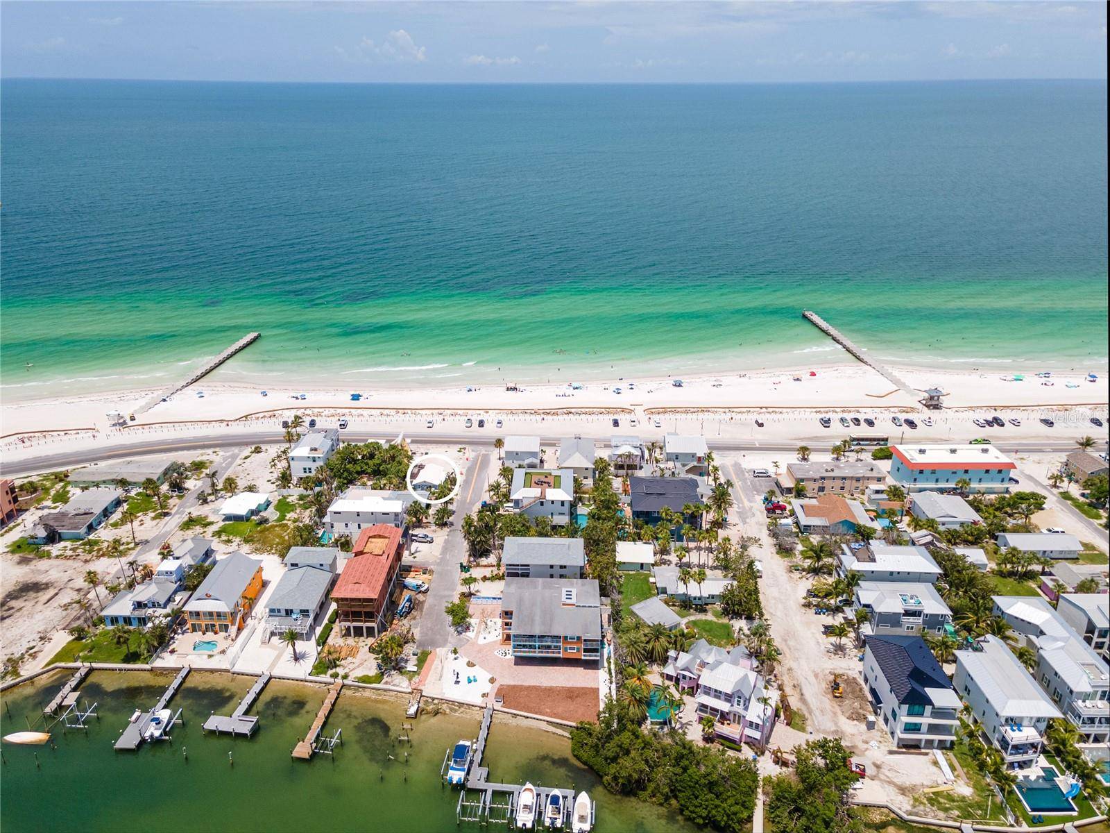 Bradenton Beach, FL 34217,103 12TH ST S