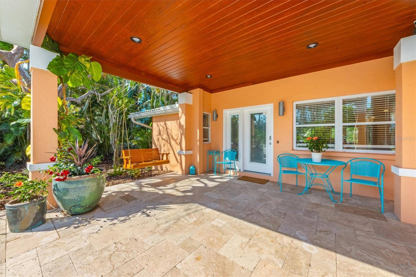 Holmes Beach, FL 34217,6806 PALM DR