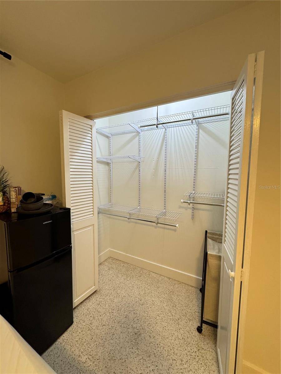 Sarasota, FL 34243,5004 MEDALIST RD