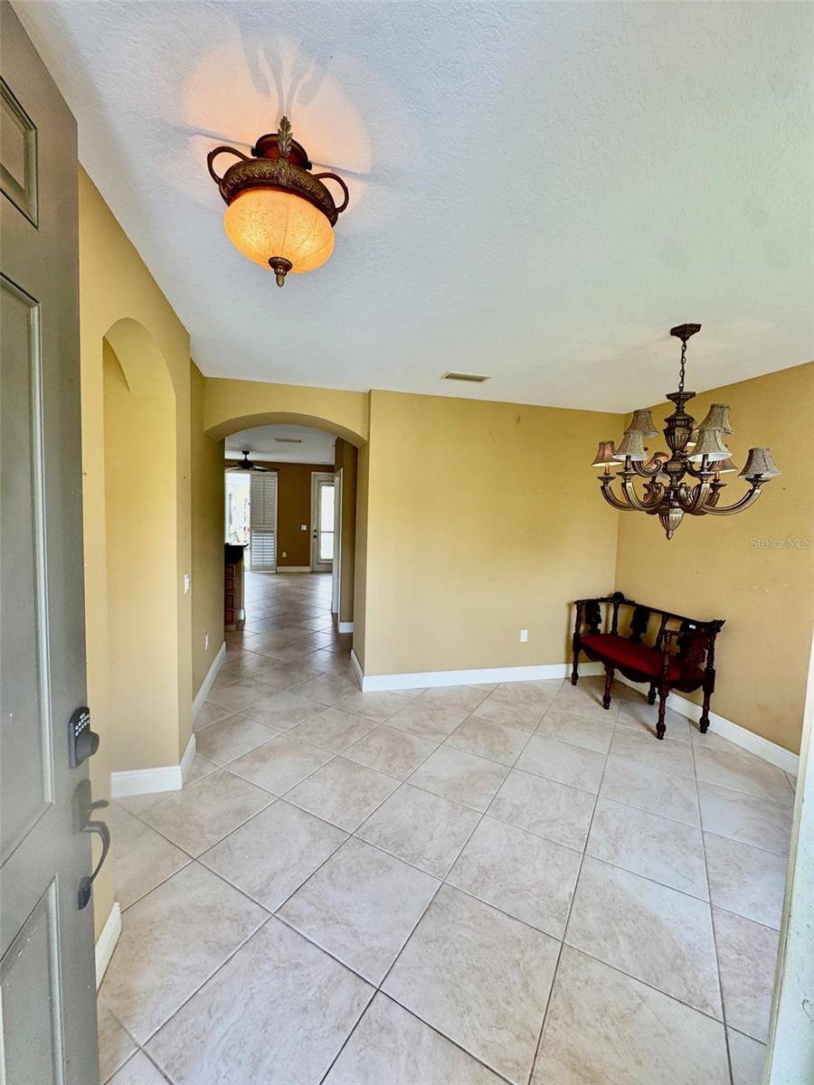 Bradenton, FL 34203,5620 WHITEHEAD ST