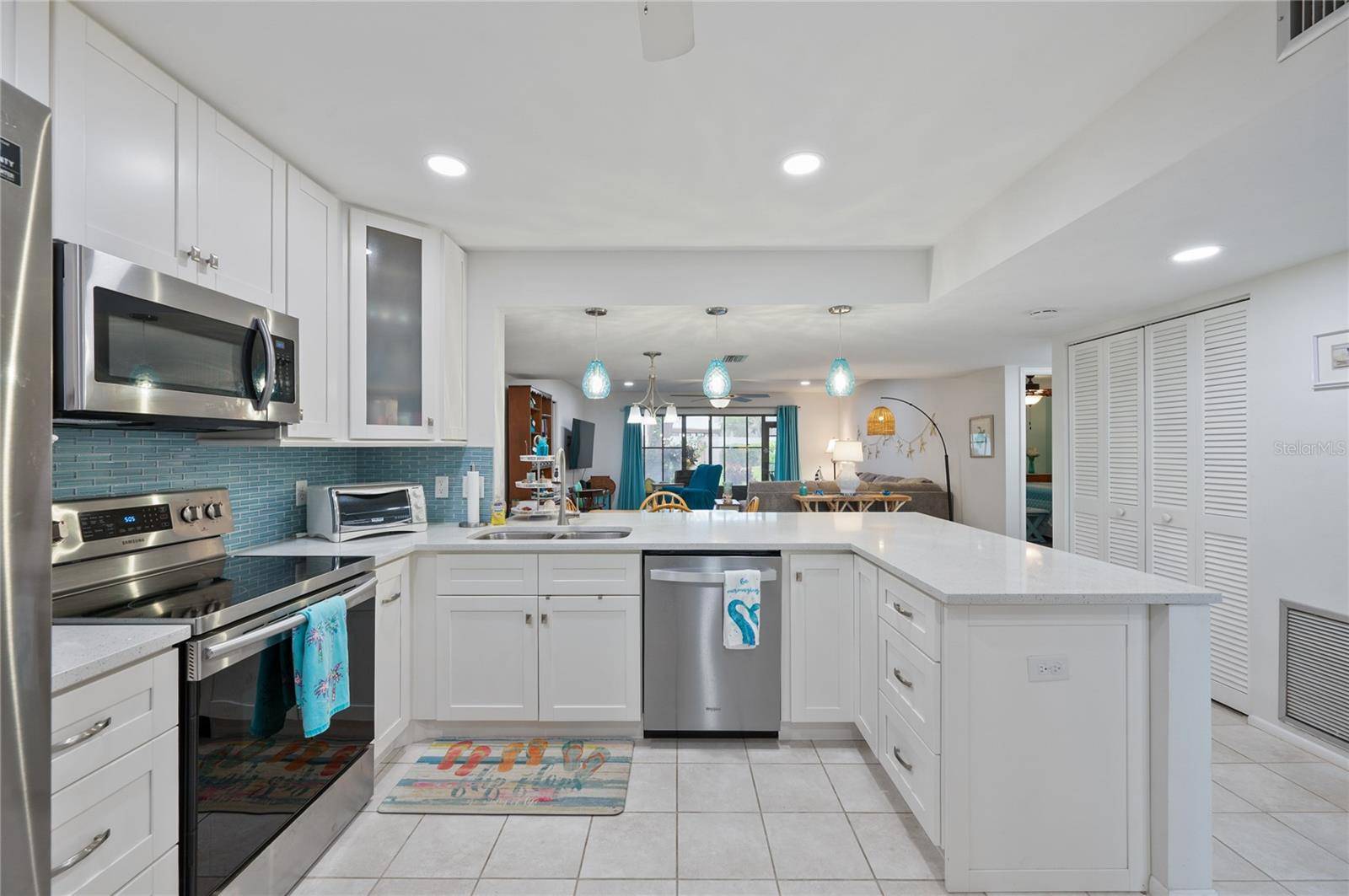 Bradenton, FL 34210,409 PALM TREE DR