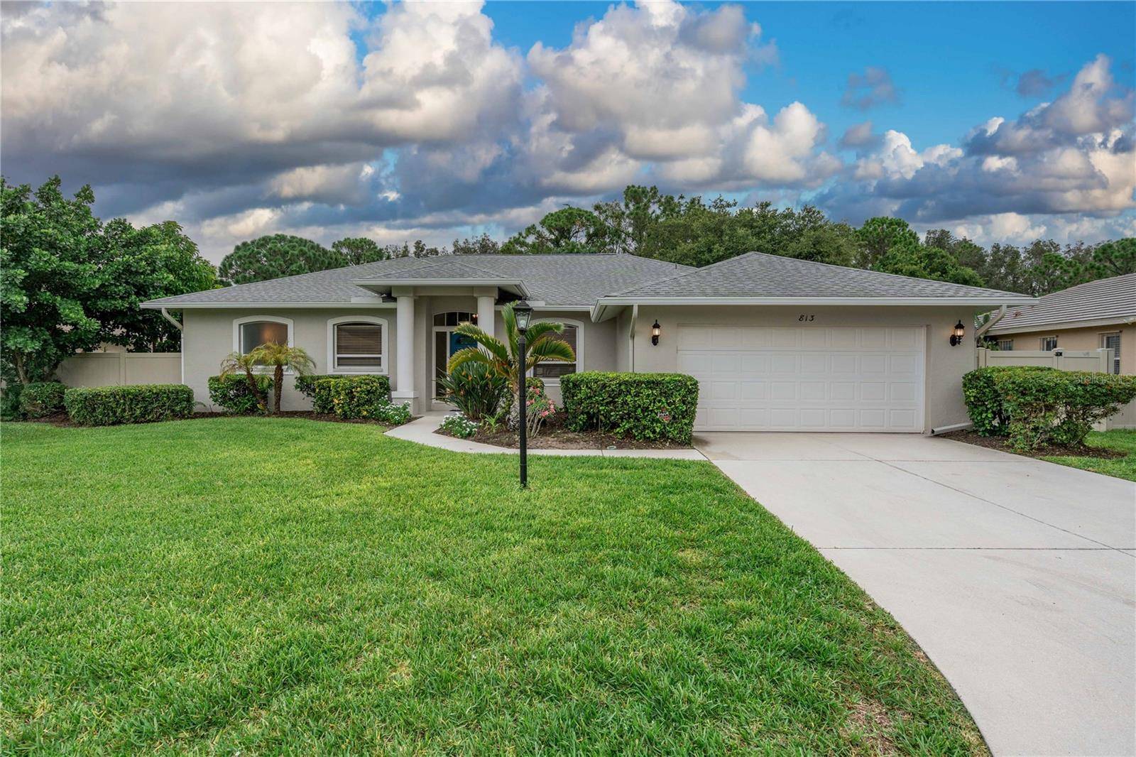Osprey, FL 34229,813 OAK POND DR
