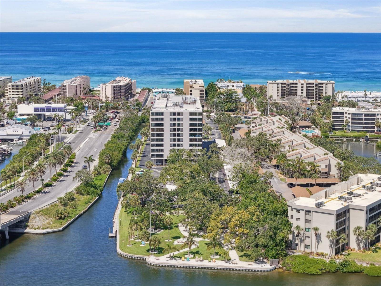 Sarasota, FL 34242,6415 MIDNIGHT PASS RD #502