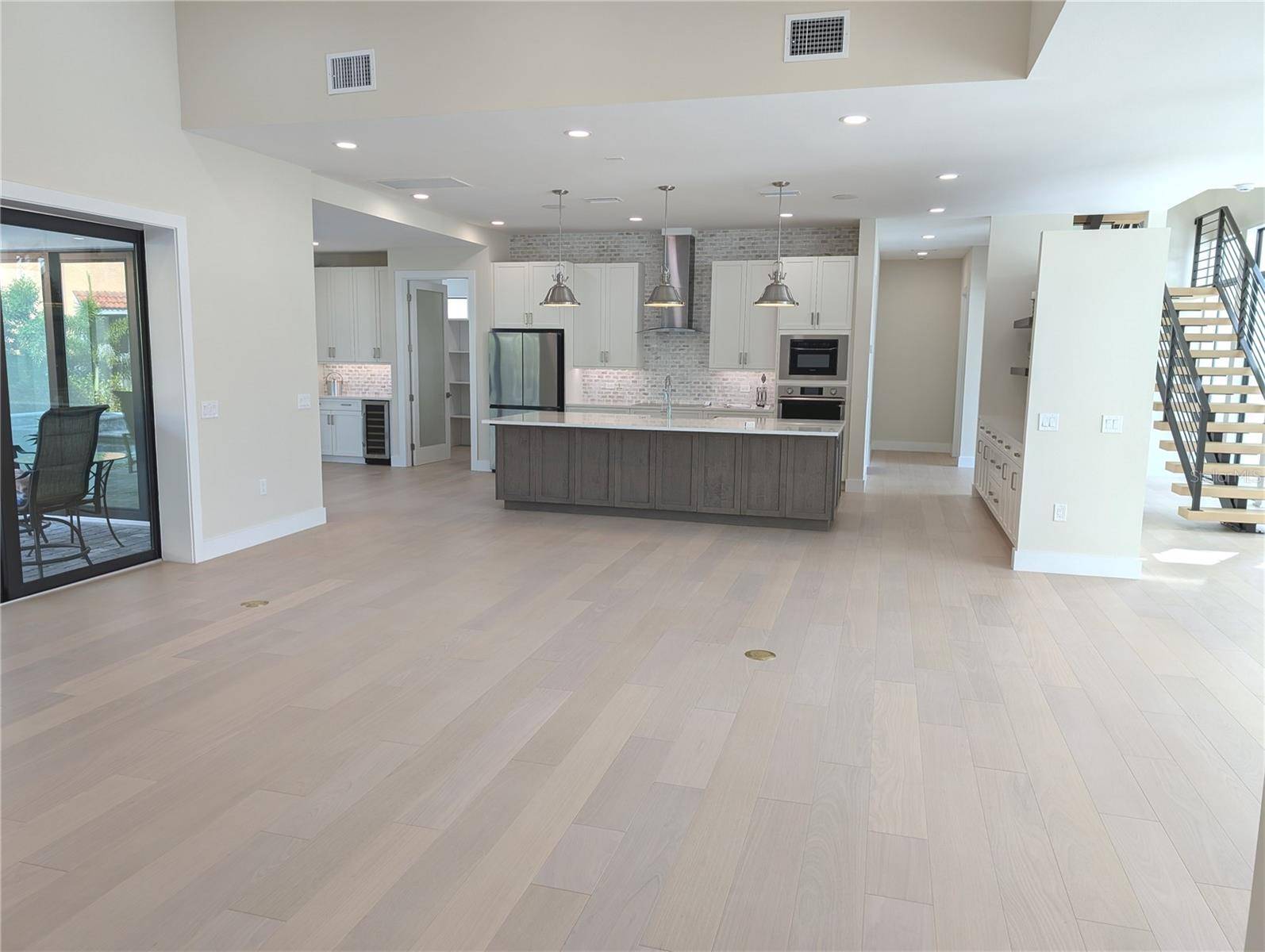 Sarasota, FL 34231,2110 MICHELE DR