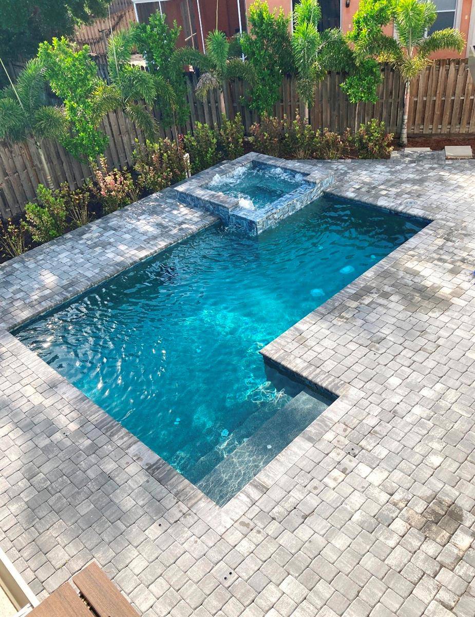 Sarasota, FL 34231,2110 MICHELE DR