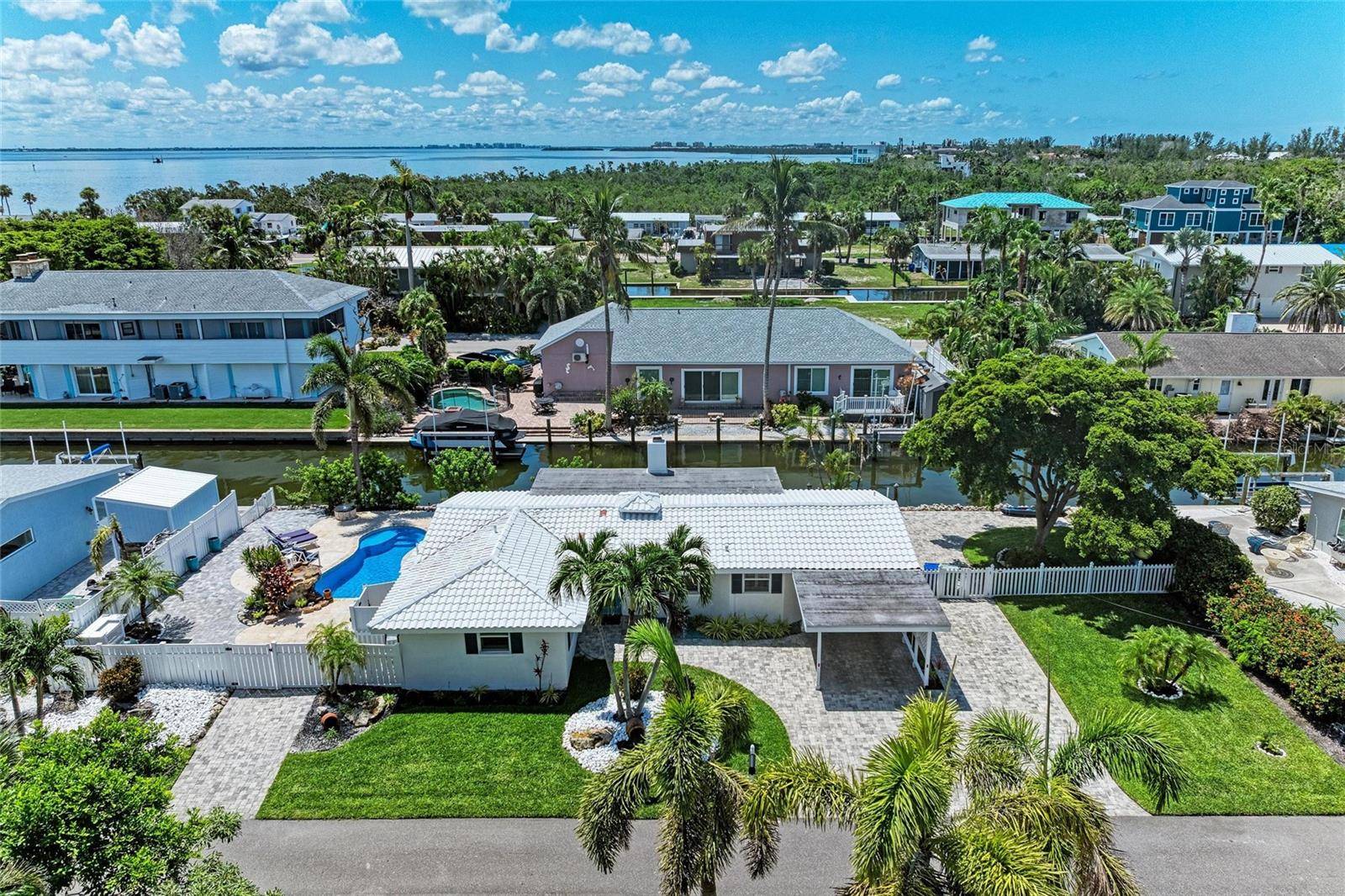 Longboat Key, FL 34228,726 JUNGLE QUEEN WAY