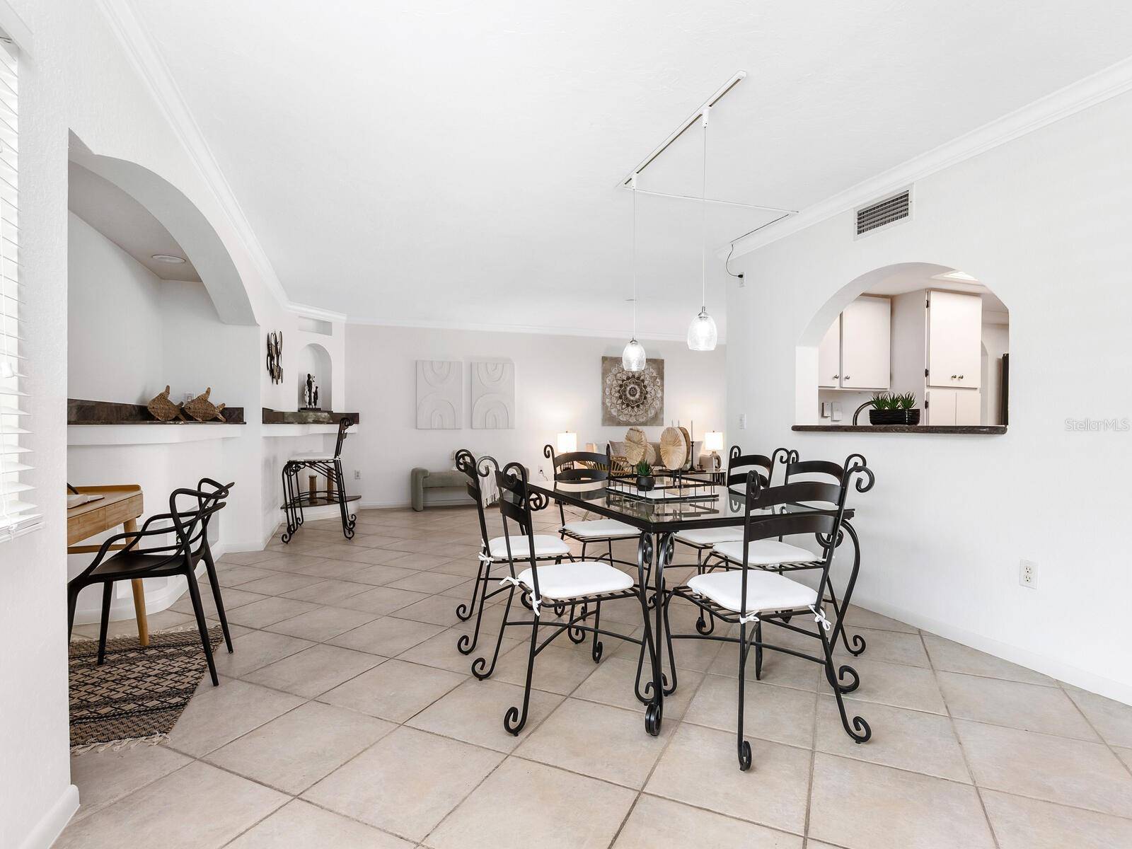 Sarasota, FL 34239,2748 ORCHID OAKS DR #202