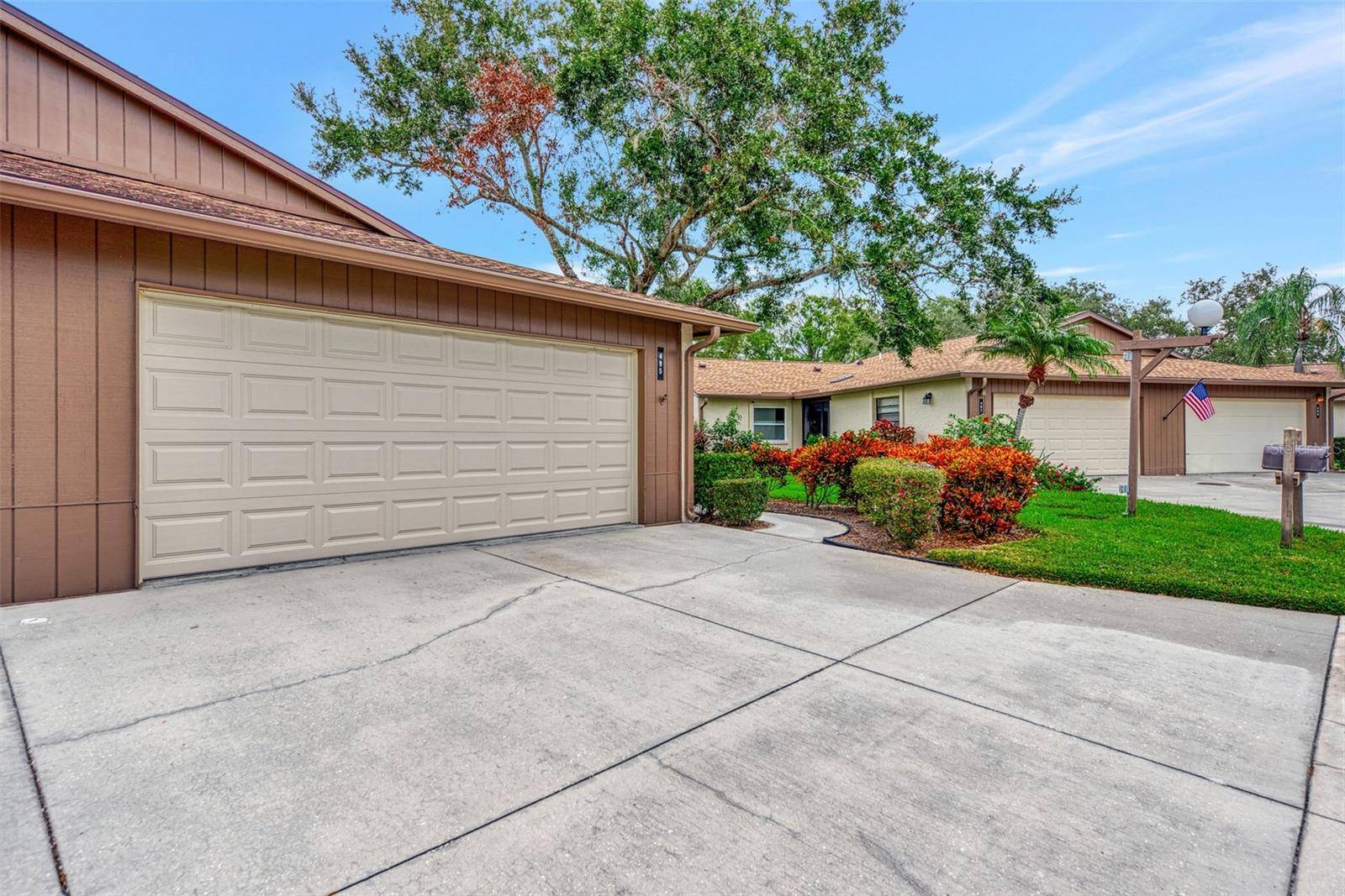 Sarasota, FL 34232,495 OAK HILL CIR #44
