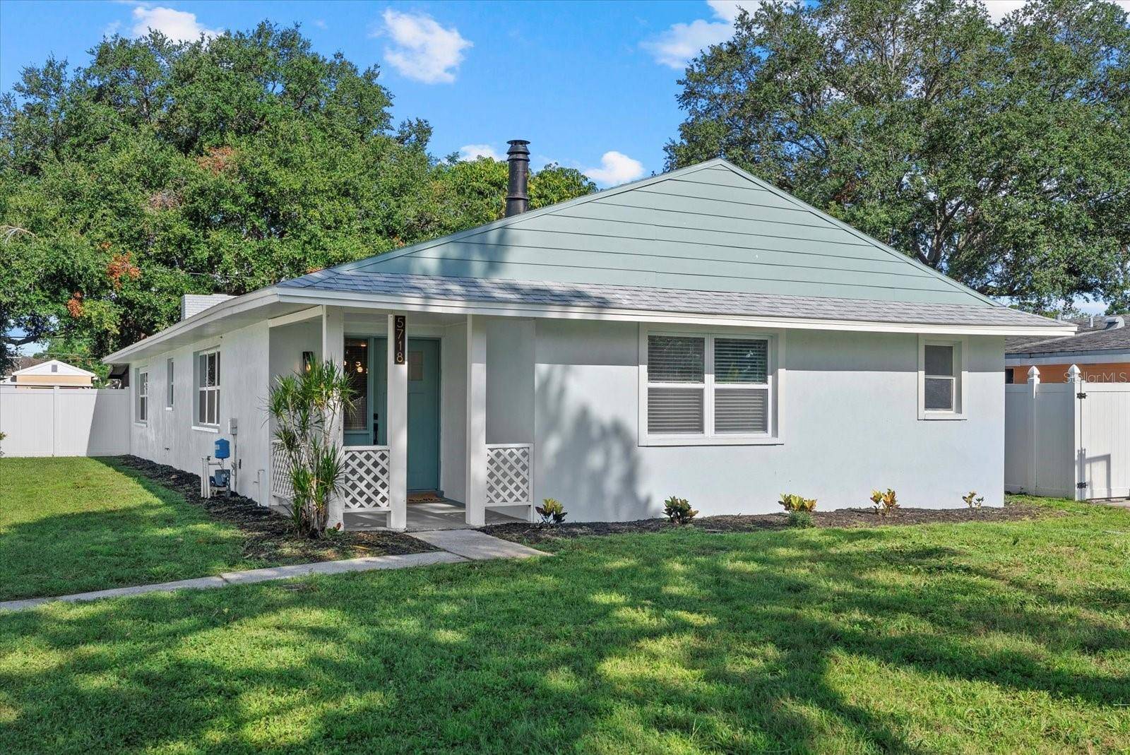 St Petersburg, FL 33703,5718 MAGNOLIA ST N