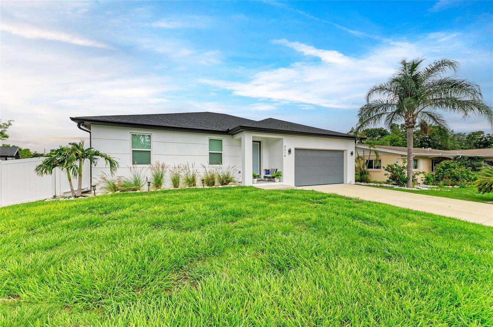 Sarasota, FL 34233,4314 DES PLAINES DR