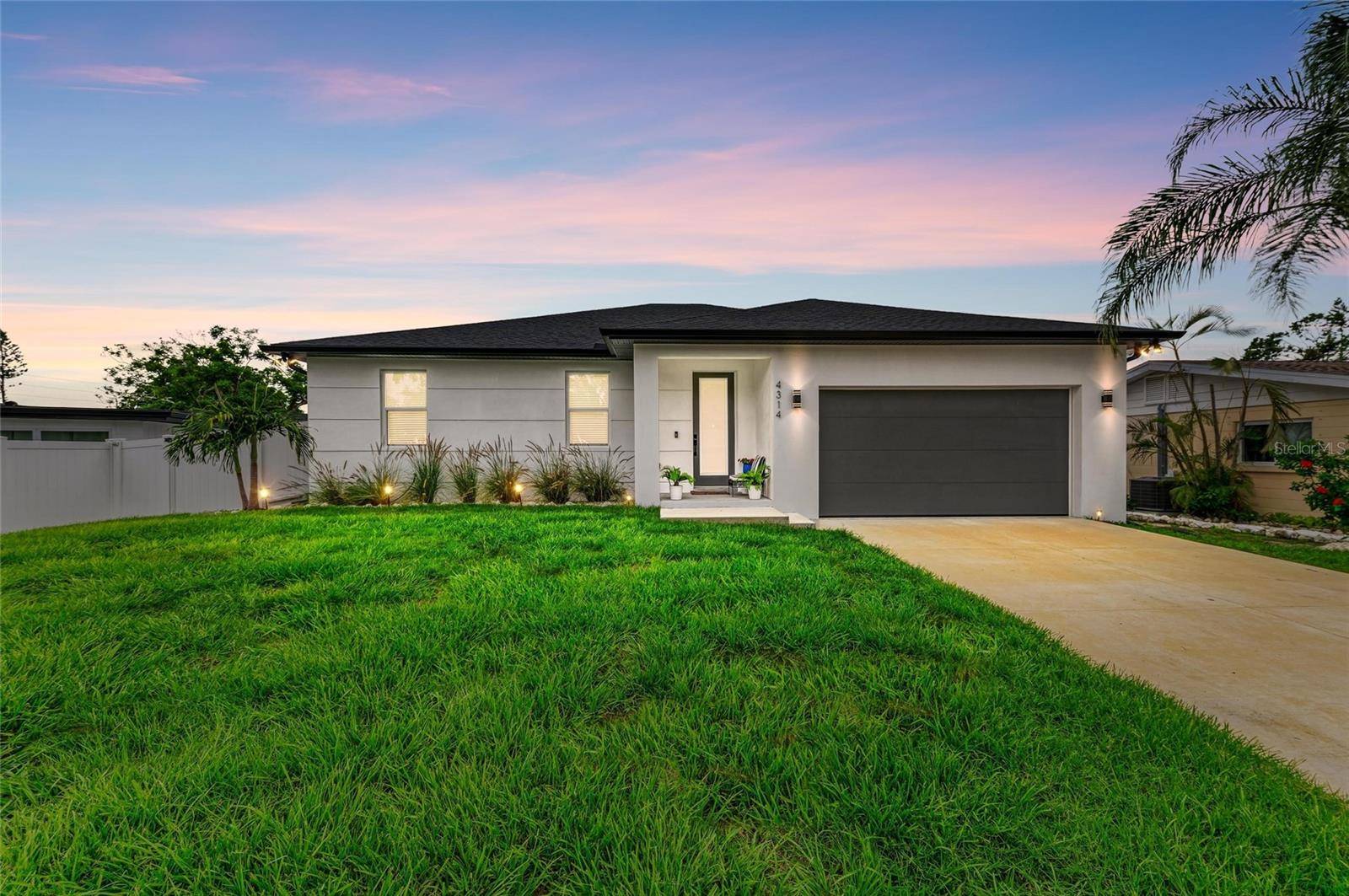 Sarasota, FL 34233,4314 DES PLAINES DR