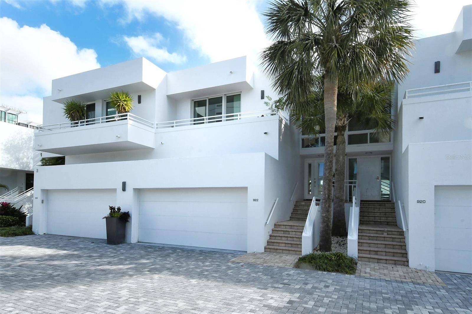 Sarasota, FL 34236,922 BLVD OF THE ARTS #922