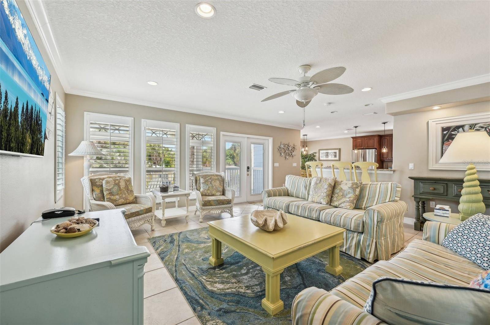 Holmes Beach, FL 34217,202 75TH ST