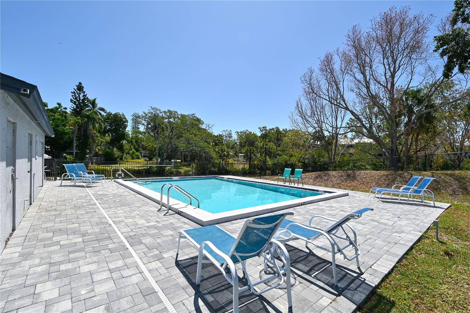 Sarasota, FL 34234,2124 TAMIAMI TRL N #103