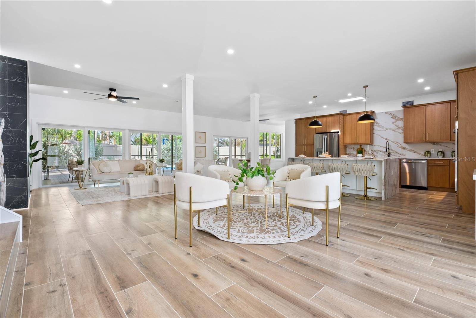 Sarasota, FL 34242,4879 COMMONWEALTH DR