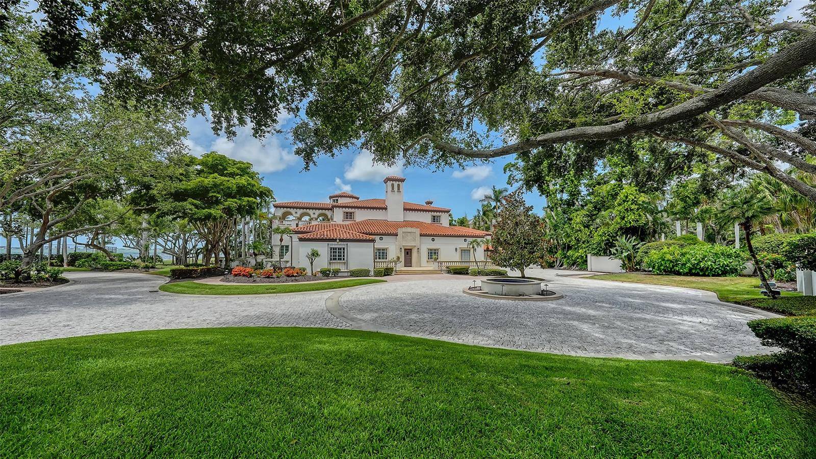 Sarasota, FL 34234,4423 BAY SHORE RD