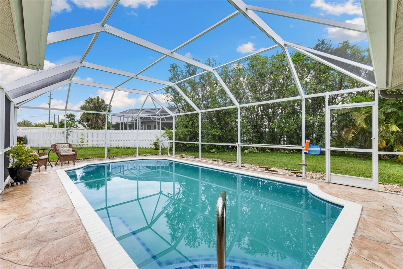 Bradenton, FL 34203,6118 56TH TER E