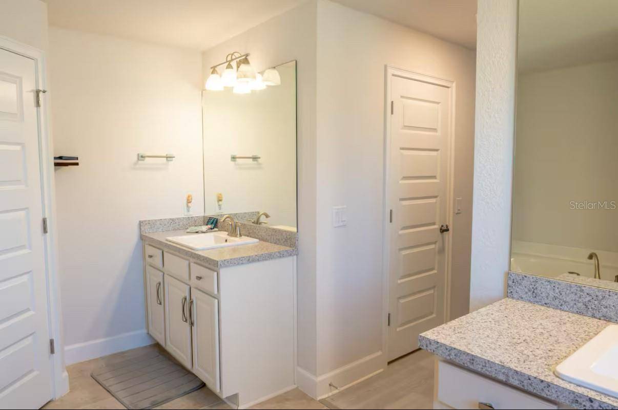 Venice, FL 34293,400 MARLIN RD