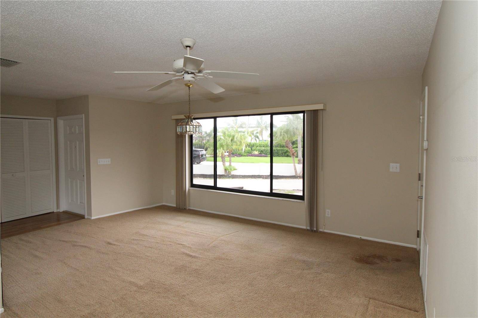 Sarasota, FL 34242,753 TROPICAL CIR