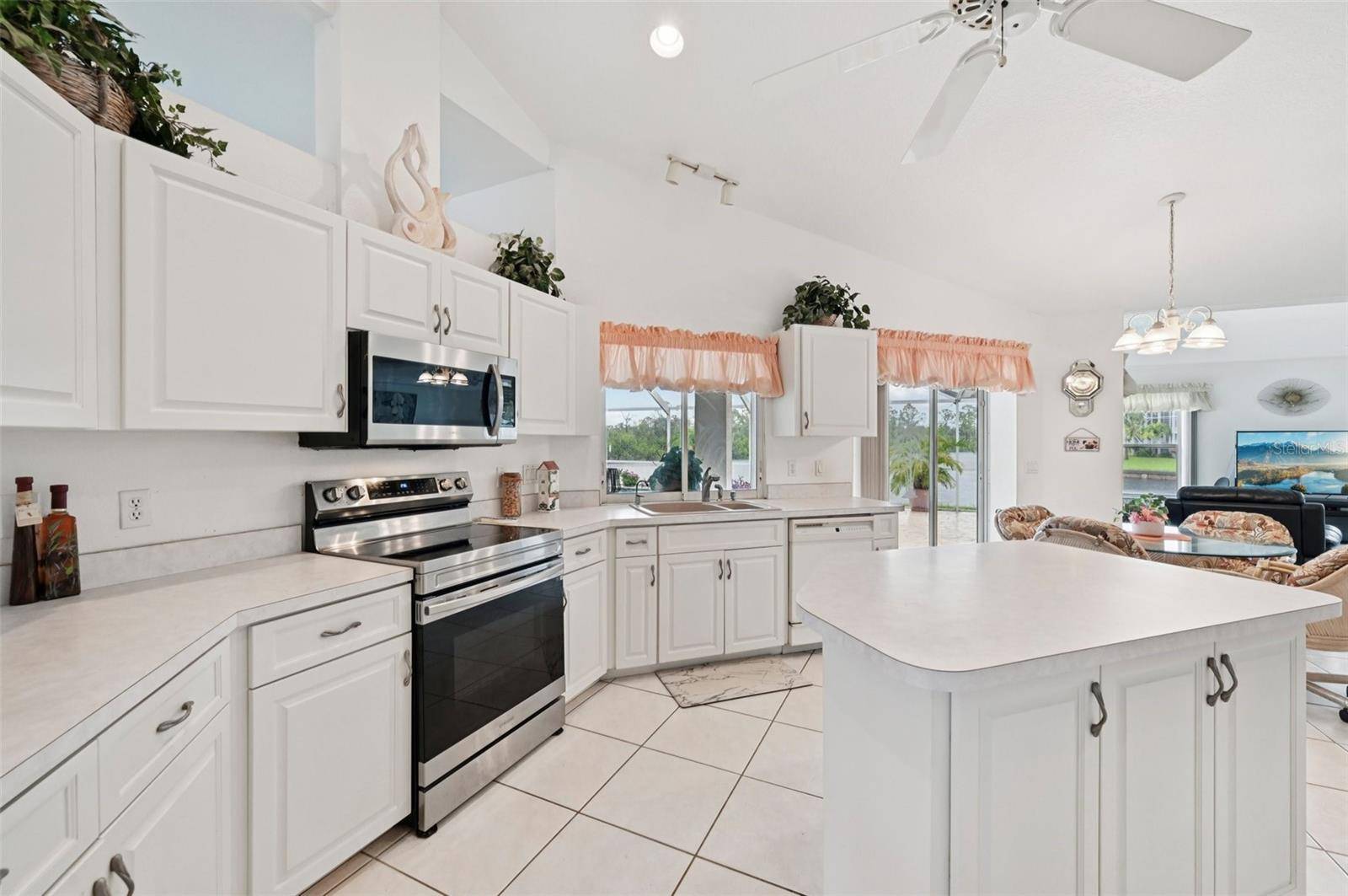 Port Charlotte, FL 33948,4173 BEACH VIEW CT