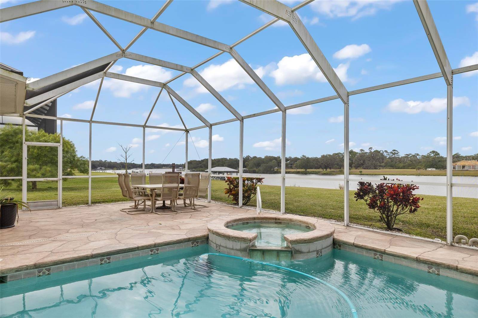 Fort Denaud, FL 33935,5276 RIVER BLOSSOM LN