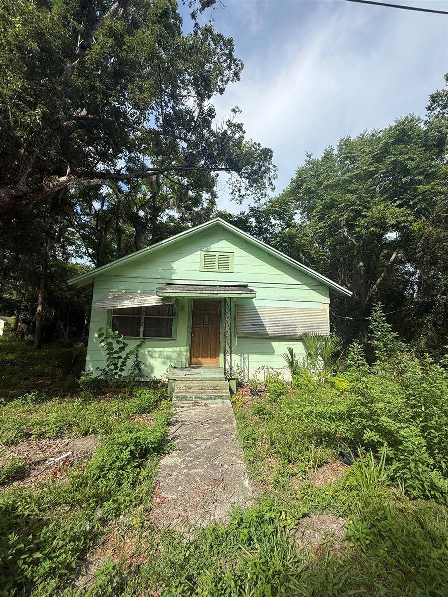 New Smyrna Beach, FL 32168,617 N DUSS ST