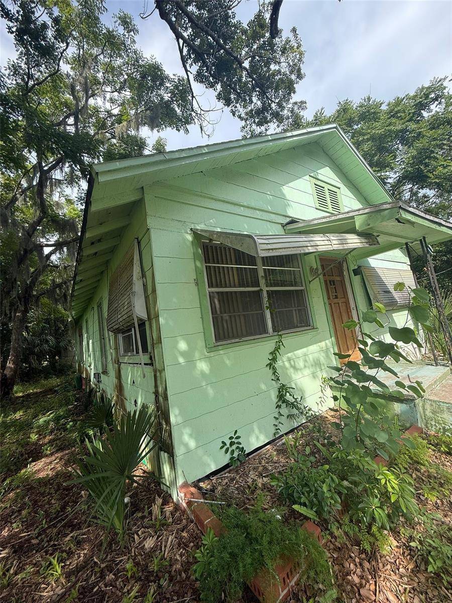 New Smyrna Beach, FL 32168,617 N DUSS ST