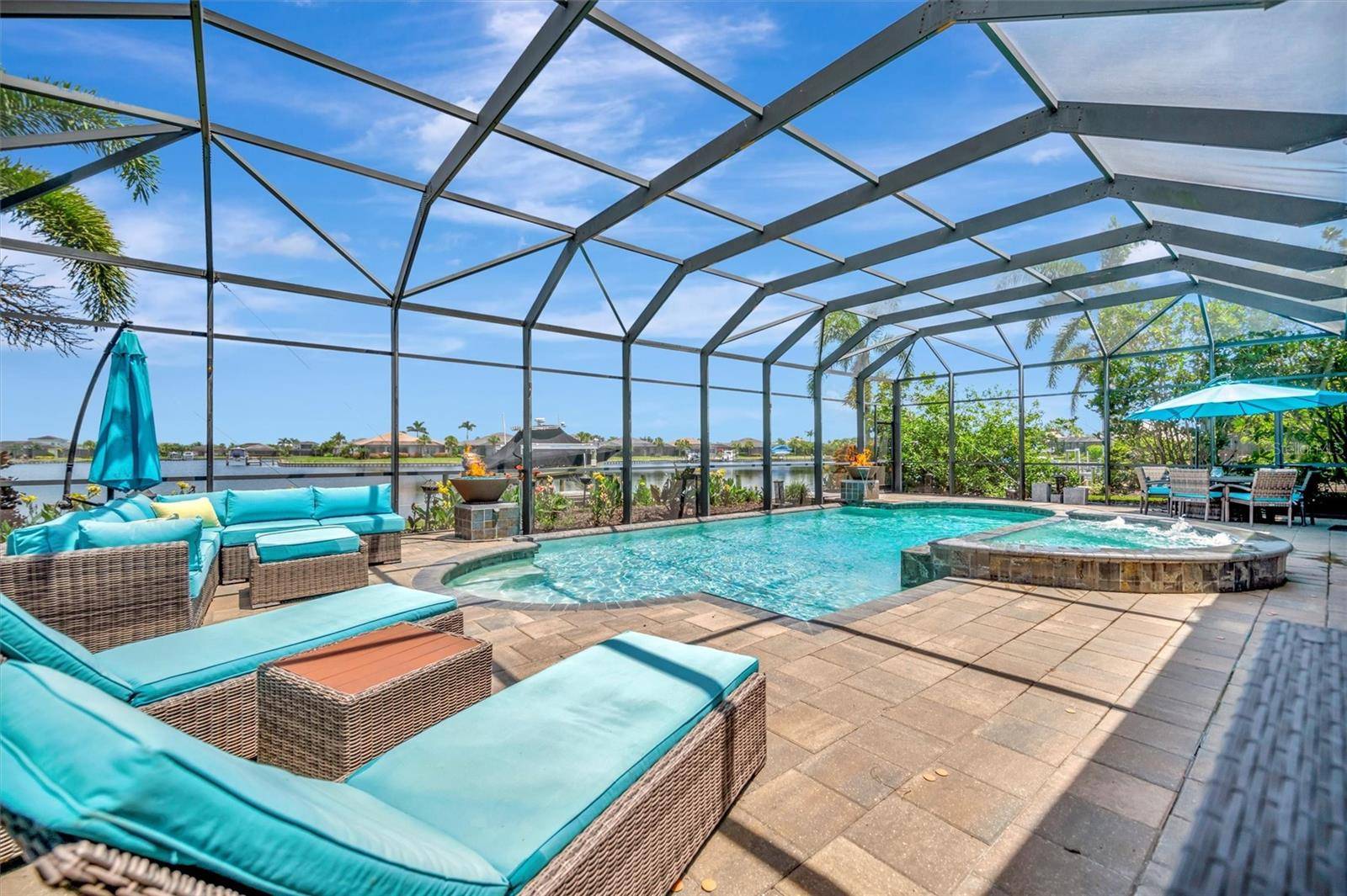 Bradenton, FL 34208,1103 KESTREL CT