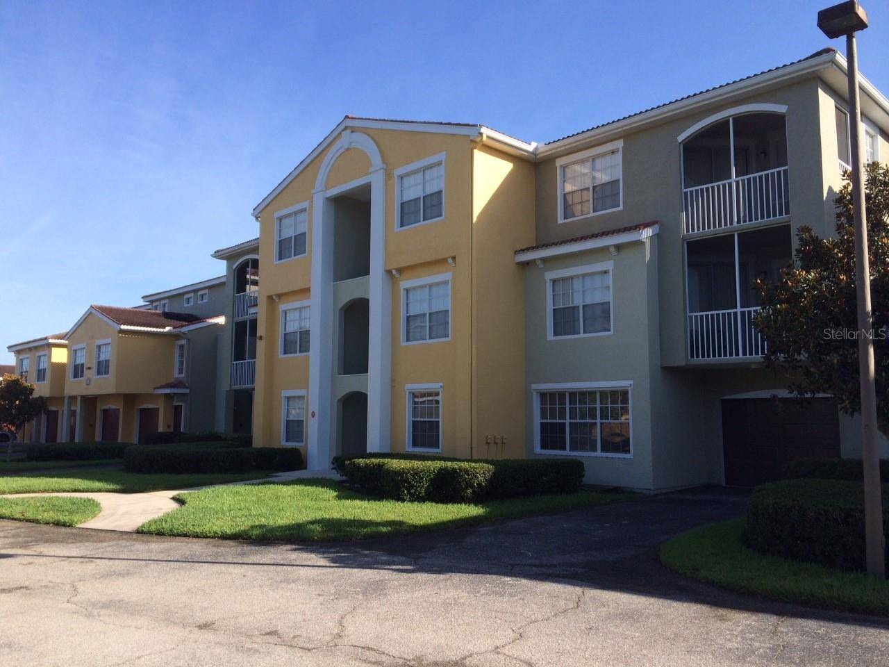 Sarasota, FL 34235,5681 BENTGRASS DR #13-102