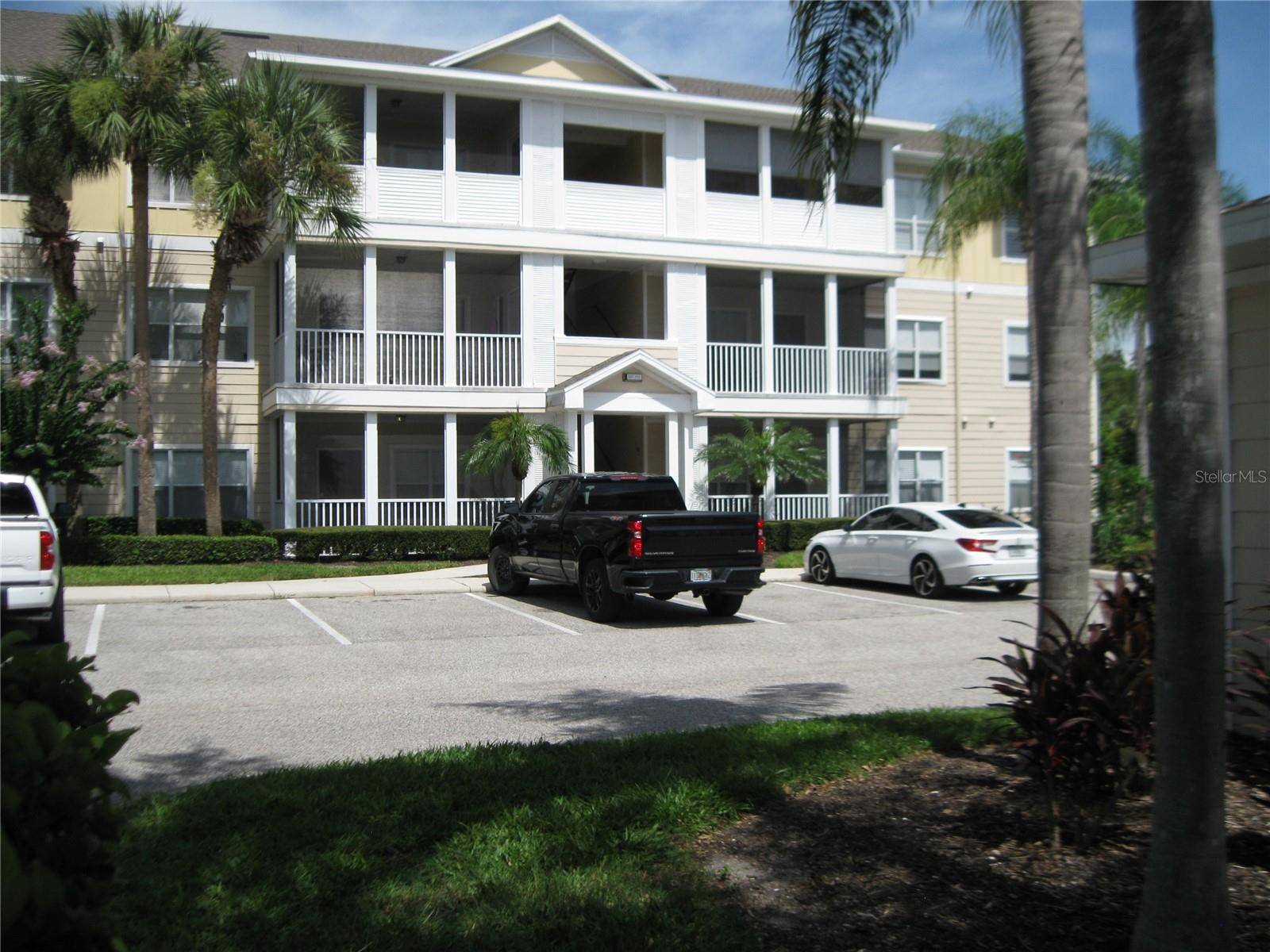 Bradenton, FL 34210,4802 51ST ST W #111