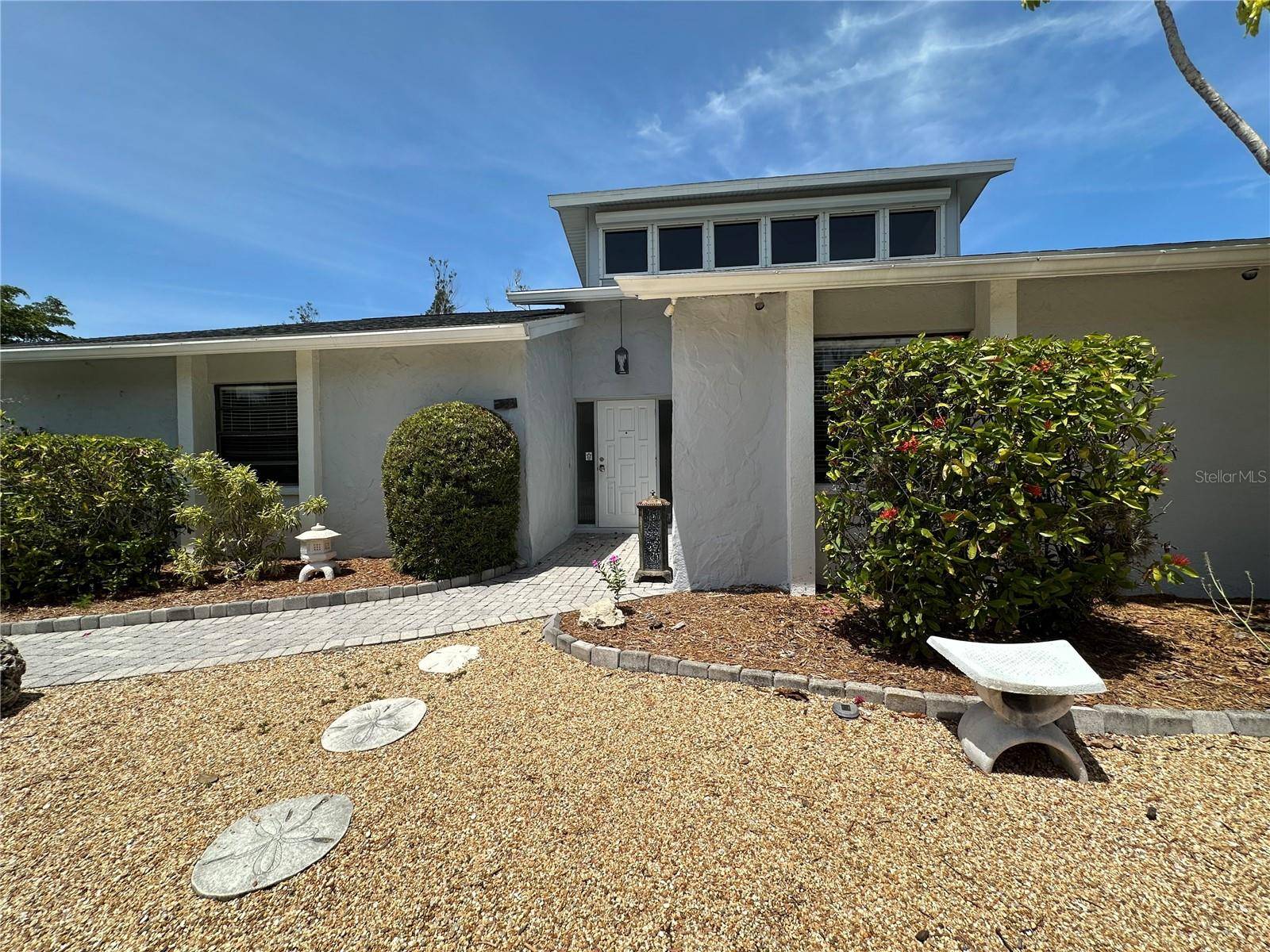 Sarasota, FL 34242,733 TROPICAL CIR
