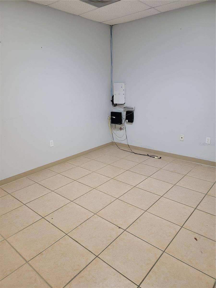 Venice, FL 34292,779 COMMERCE DR #11