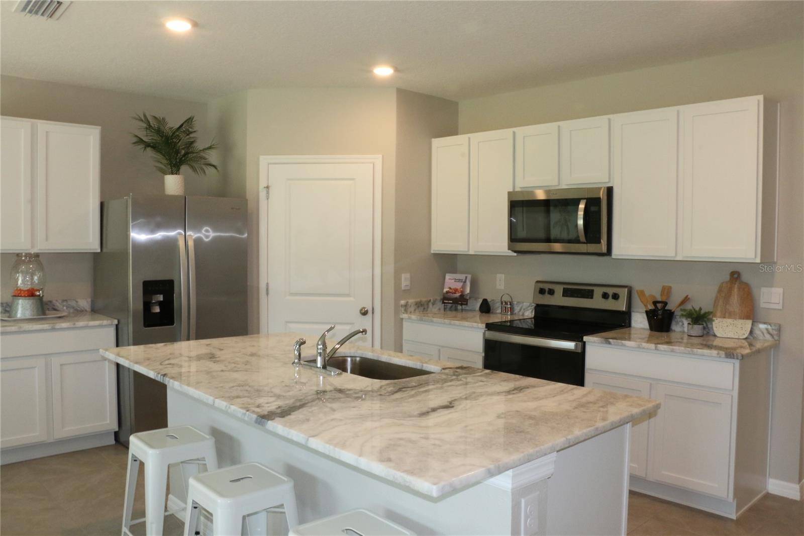 Bradenton, FL 34211,5119 ADEGA WAY
