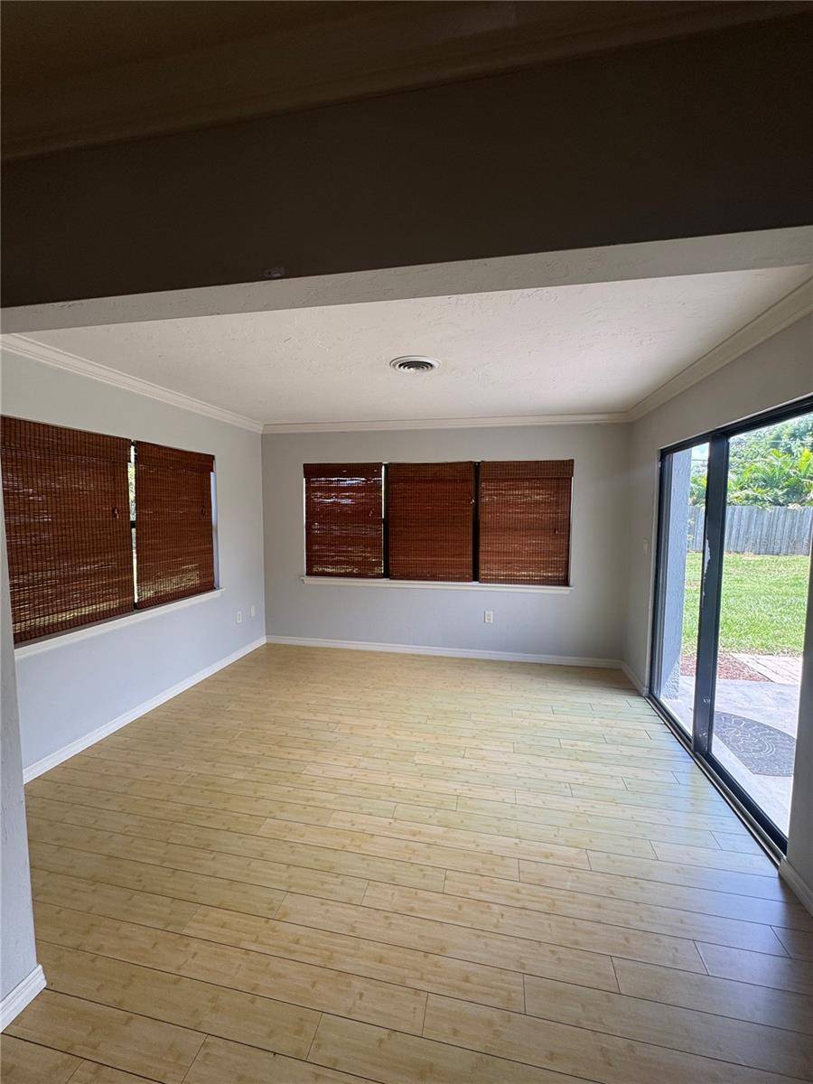 Sarasota, FL 34239,3013 JENNINGS DR