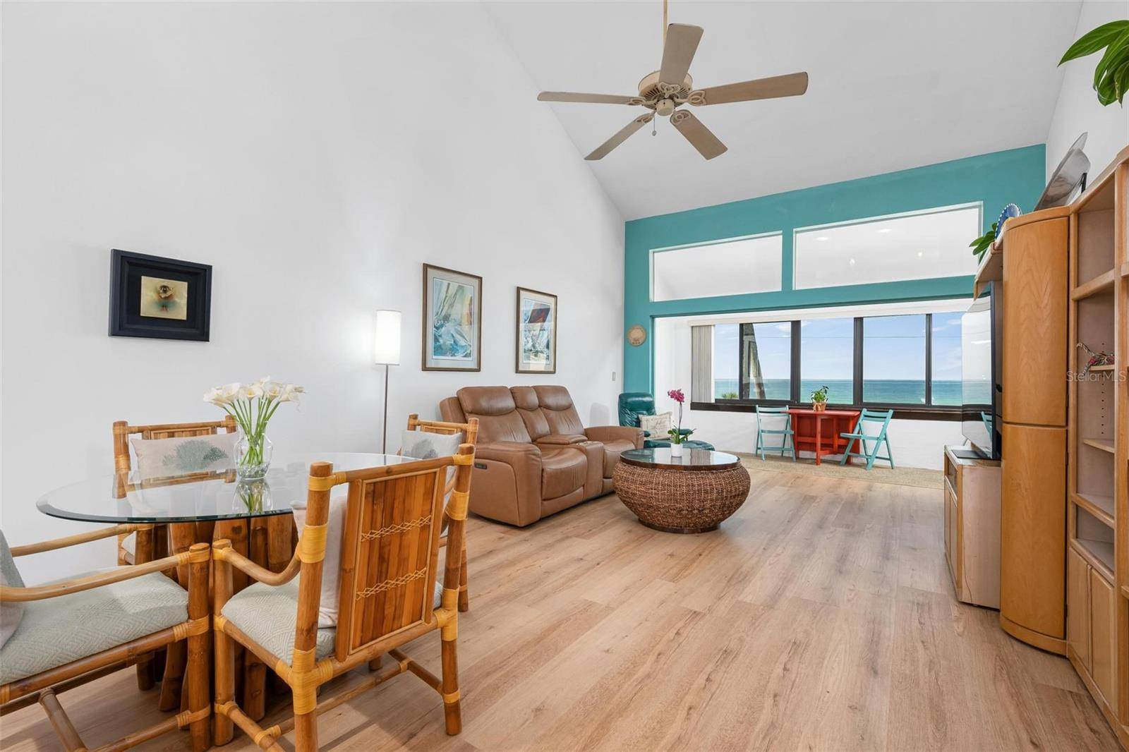 Bradenton Beach, FL 34217,1007 GULF DR N #208