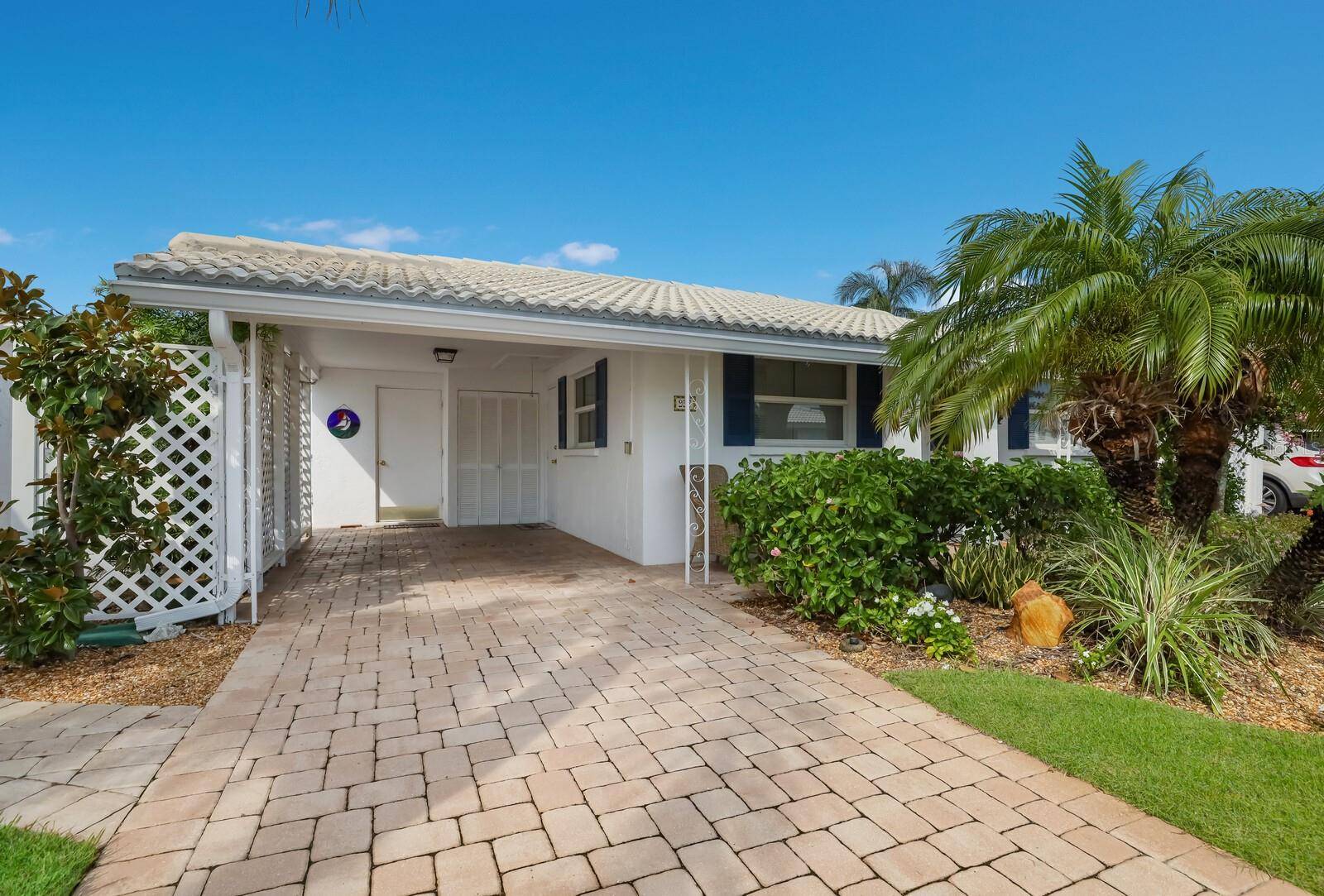 Longboat Key, FL 34228,957 SPANISH DR N