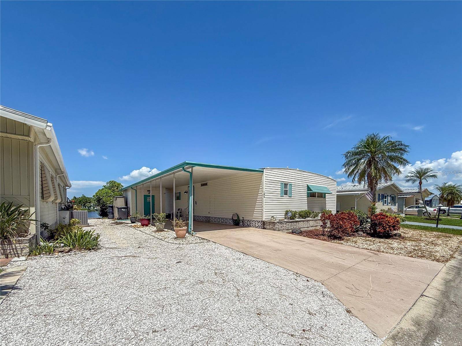 Bradenton, FL 34203,808 53RD AVE E #184J