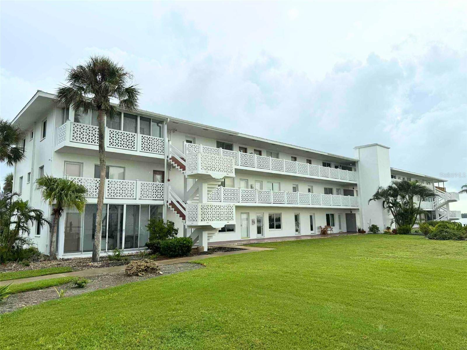 Sarasota, FL 34236,765 JOHN RINGLING BLVD #32