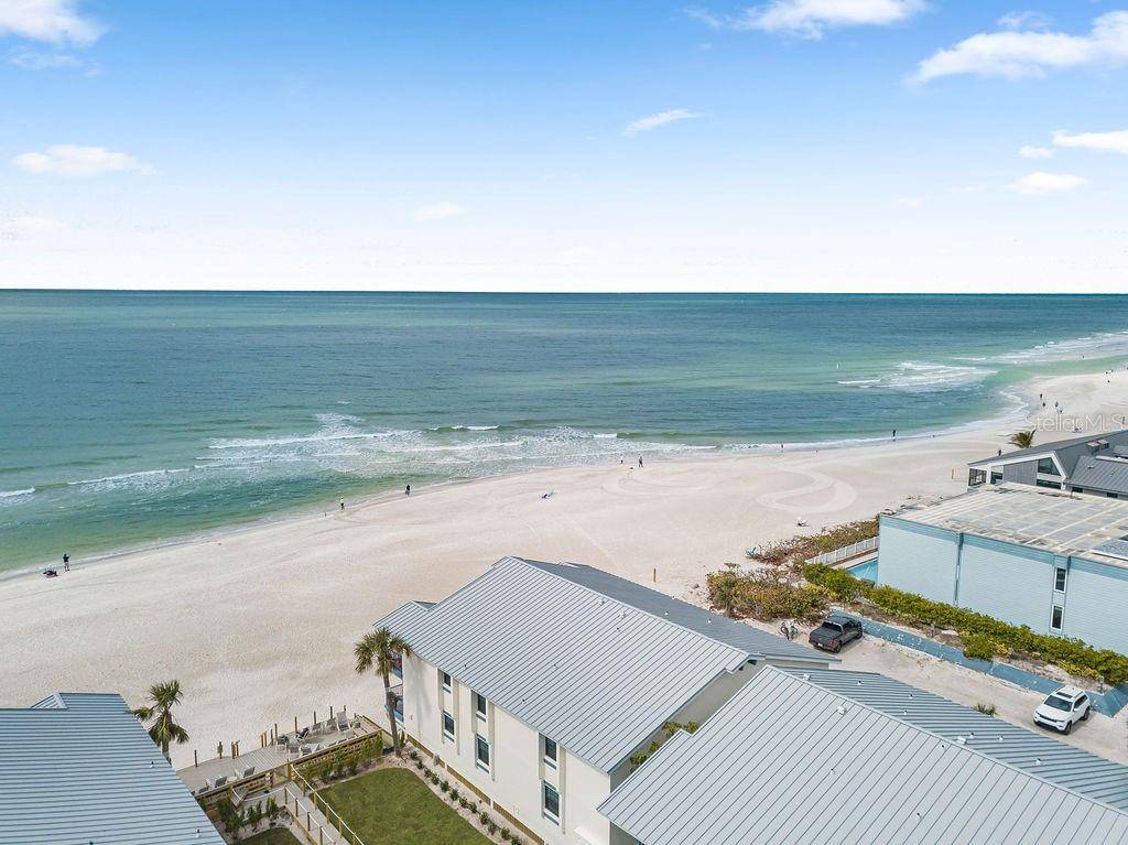 Holmes Beach, FL 34217,6700 GULF DR #B8