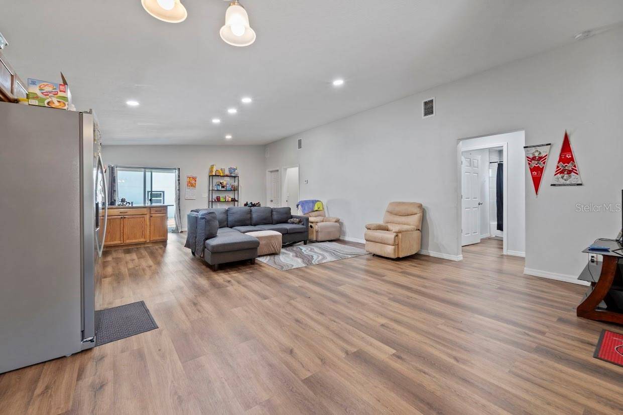 St Petersburg, FL 33705,1650 14TH ST S