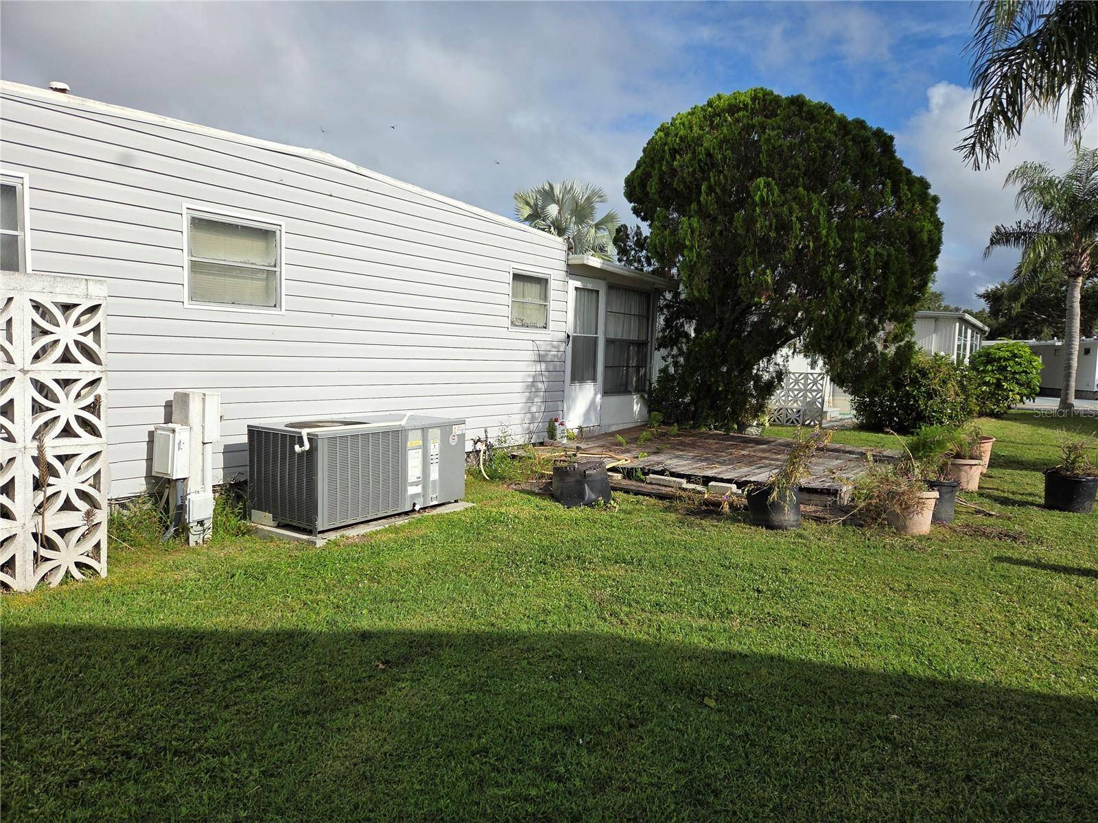 Sarasota, FL 34237,3324 LAUREL OAK WAY