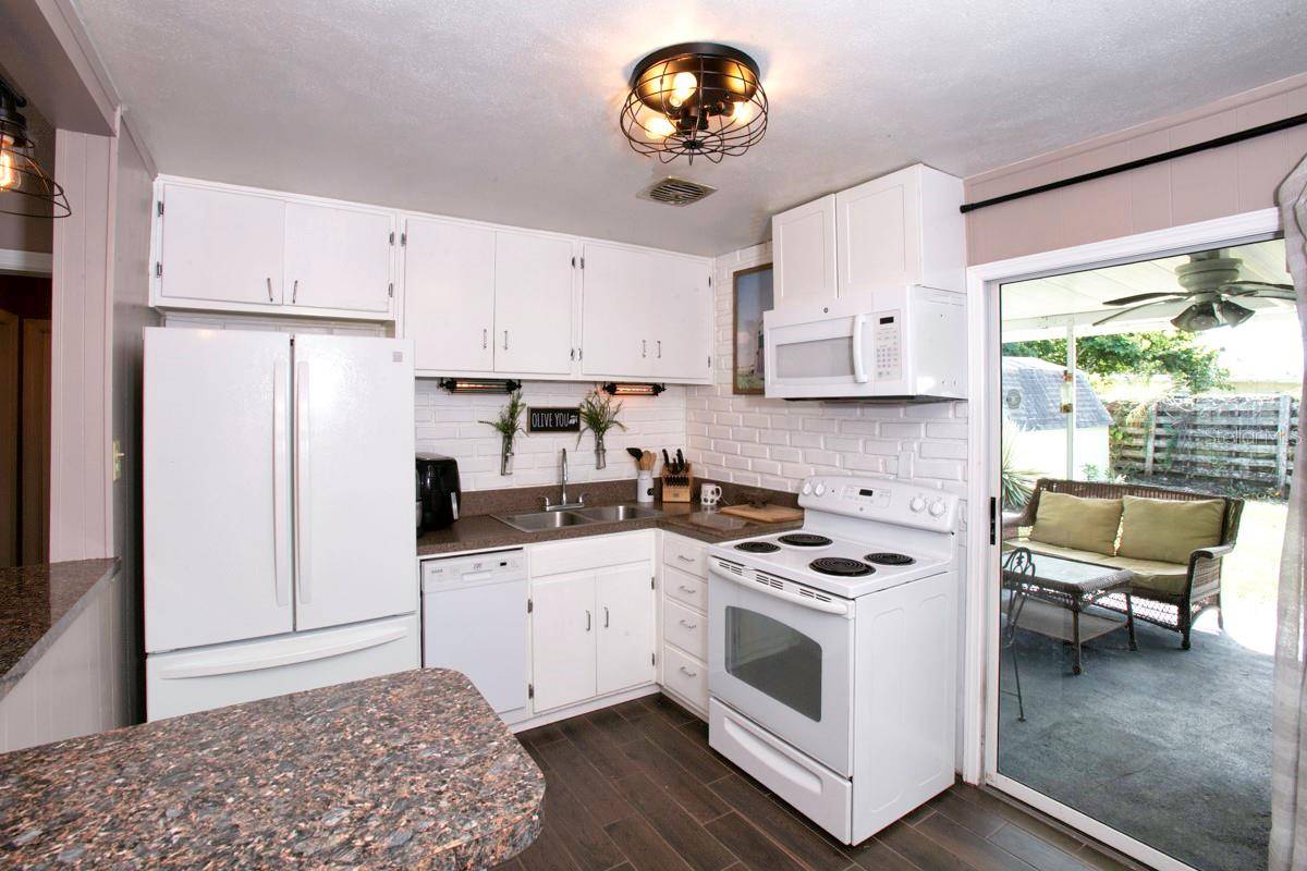 Bradenton, FL 34205,1915 27TH AVE W