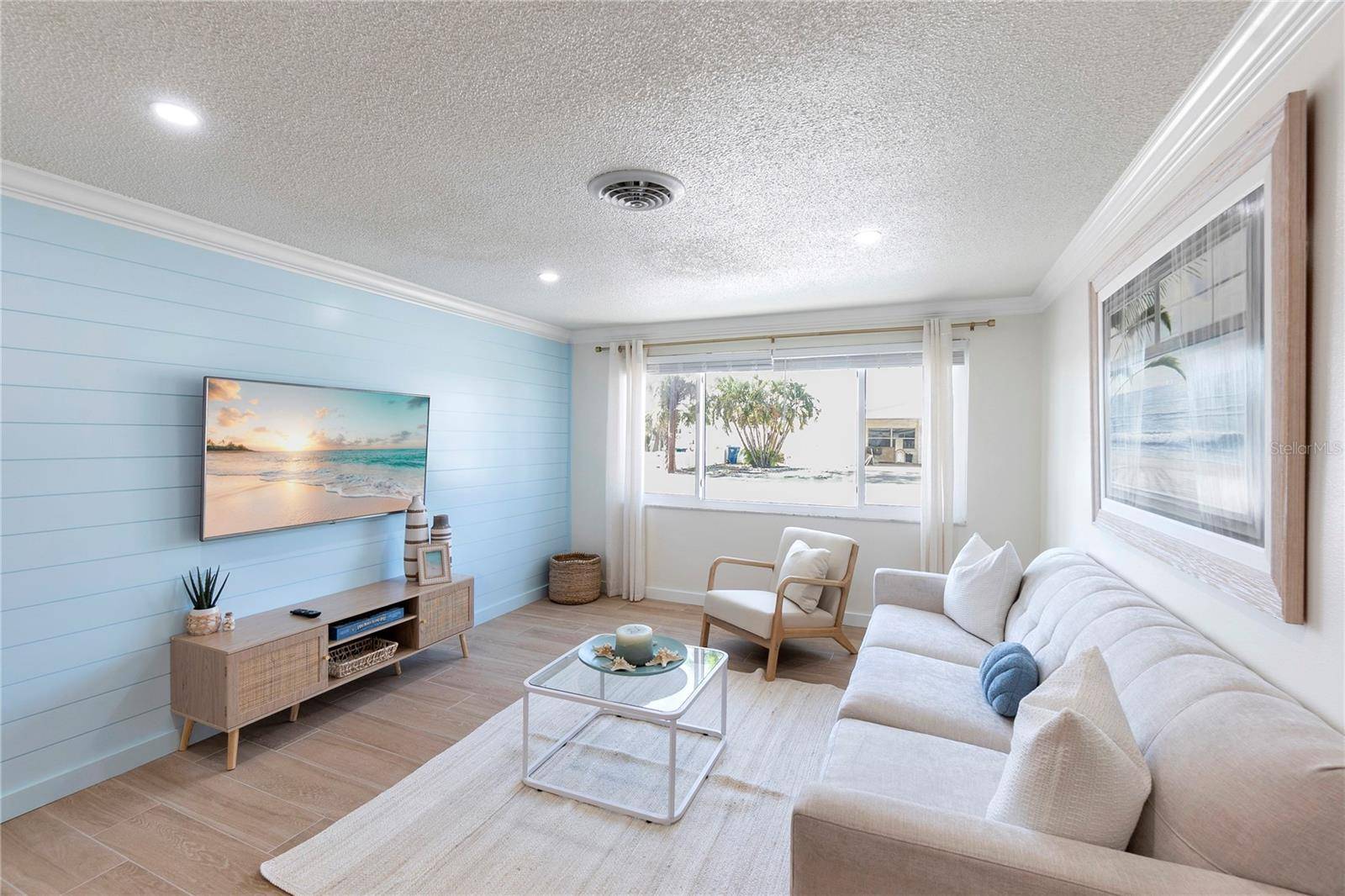 Holmes Beach, FL 34217,407 63RD ST